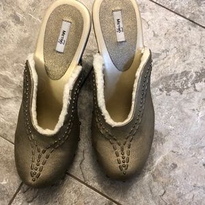 Women’s gold metro 7 high heels